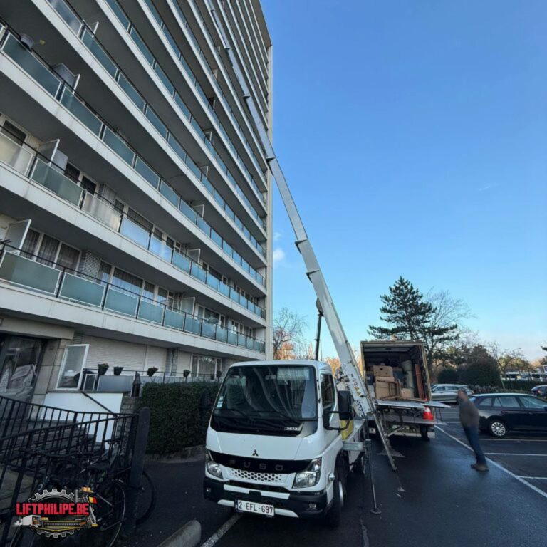 monte-charge-pour-livraison-de-mobilier